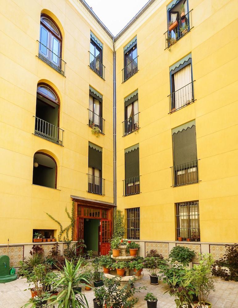 Charming Fuencarral II Apartment Madrid Exterior photo